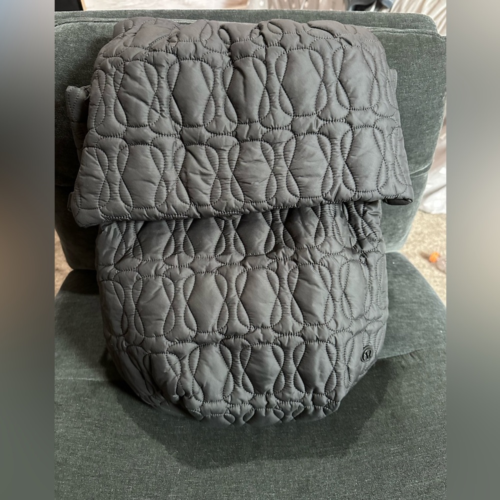 Lululemon Quilted Embrace backpack 13L - Picture 10 of 15